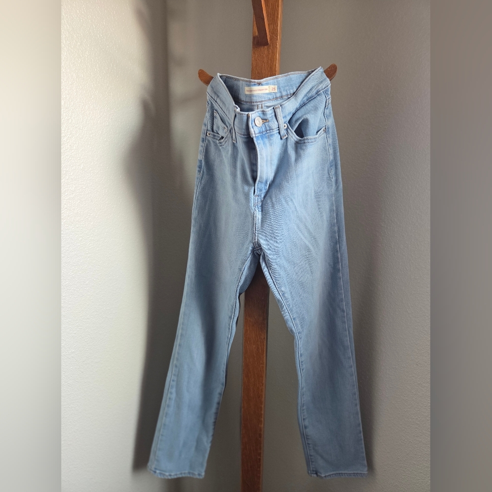 Levi's Women's Light Blue Straight Leg Jeans